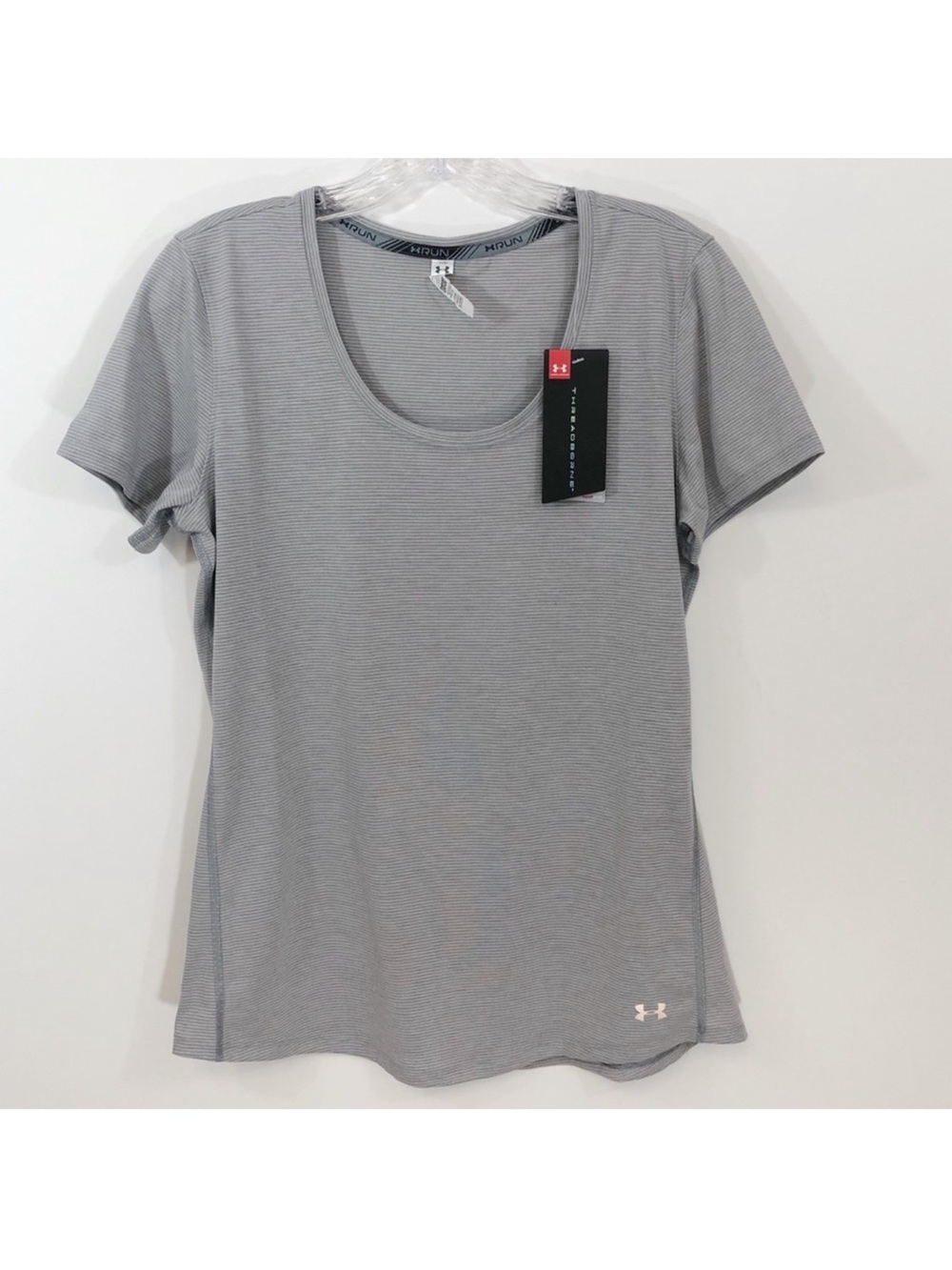Under Armour Light Grey Scoop Neck Short Sleeve Tee - Size M